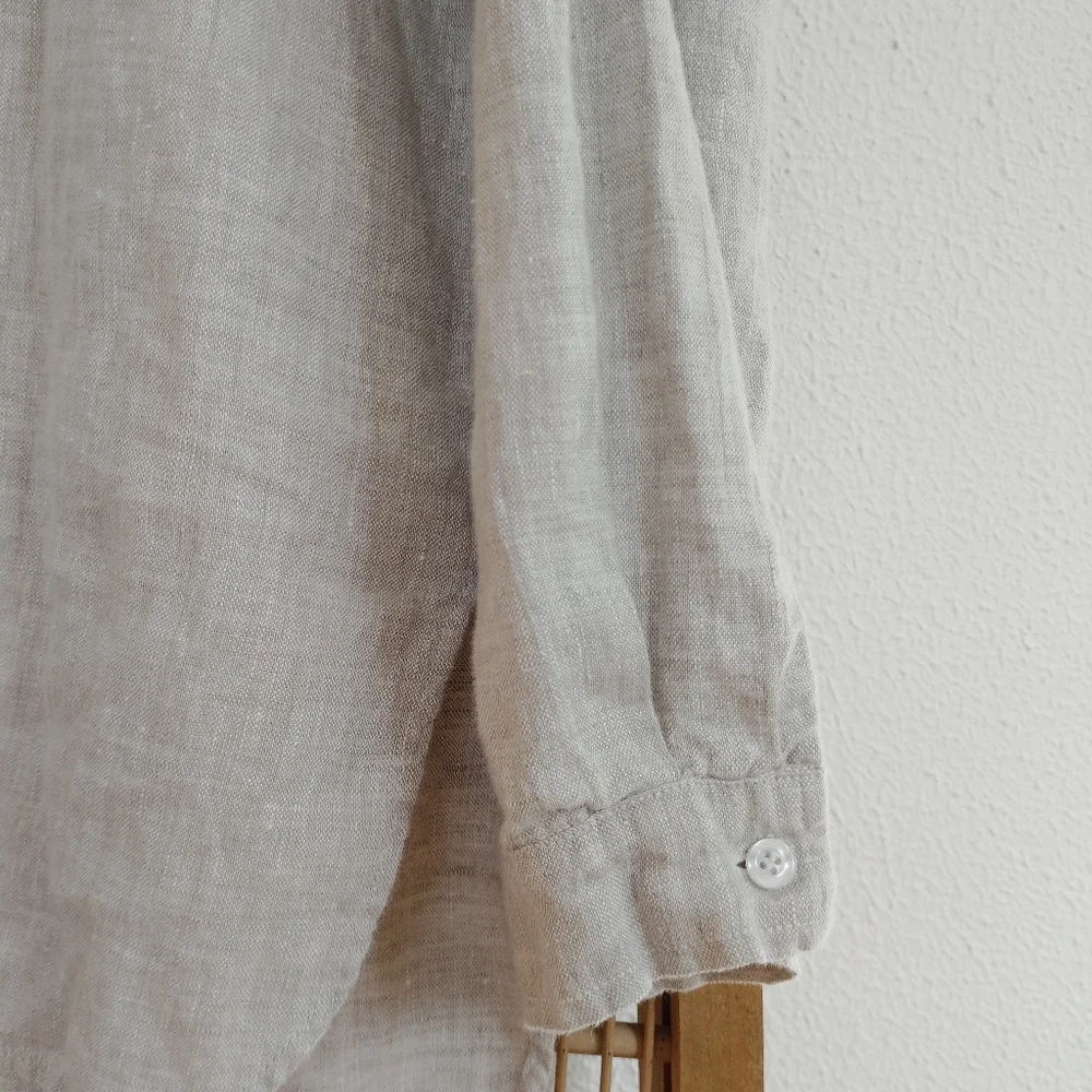 Crown Linen Designs Button Front Shirt / Size Large - Picture 4 of 9
